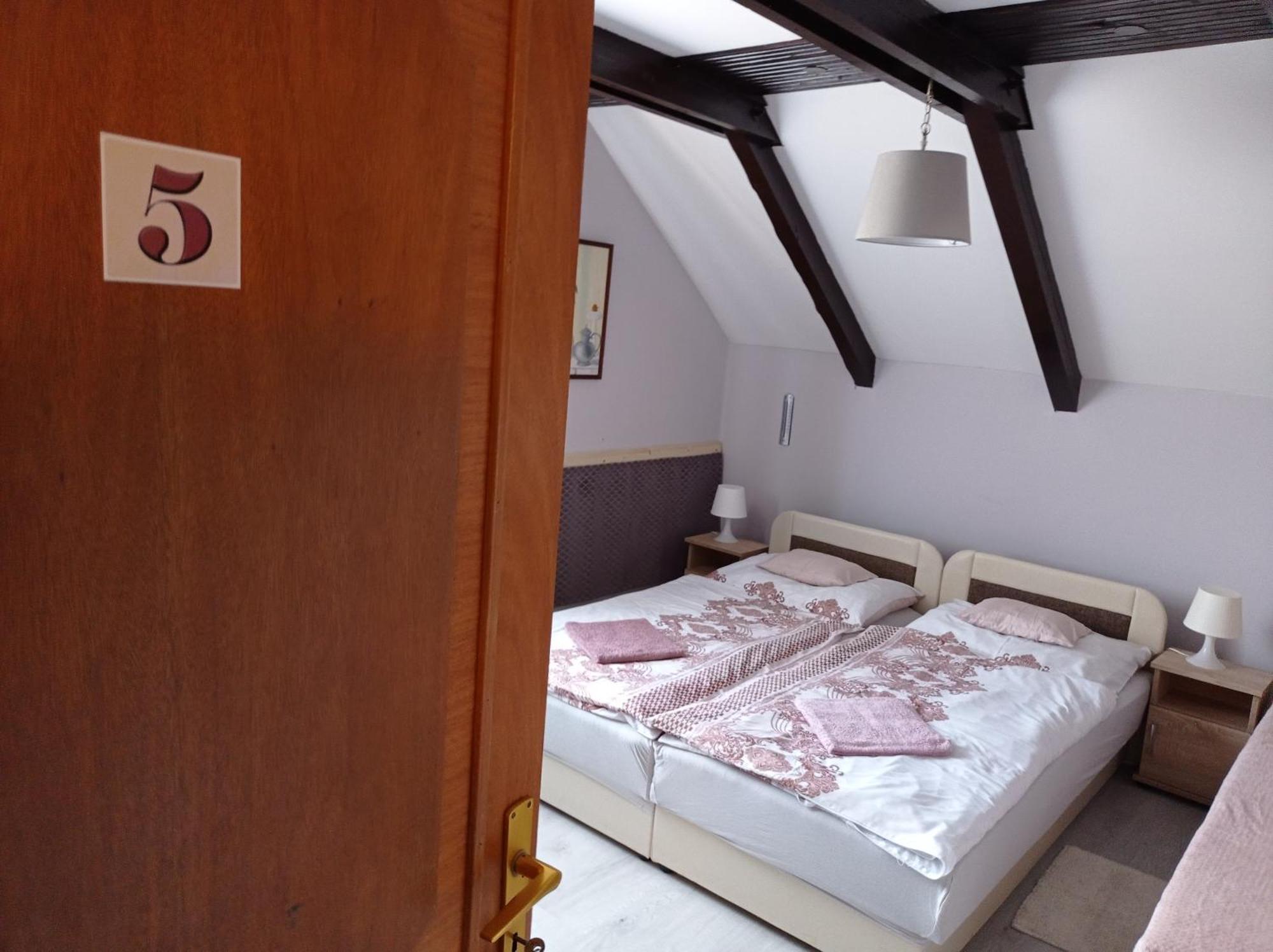 Partifecske Vendeghaz Hotel Tiszafured Ngoại thất bức ảnh